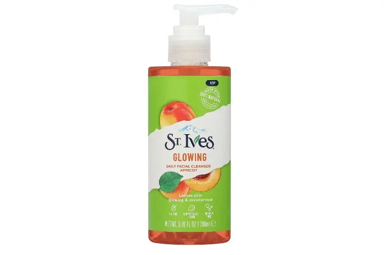St Ives Glowing Apricot Facial Cleanser 200ml